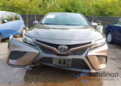 2020 Toyota Camry Se/Se Night Shade z USA, uszkodzony, nr VIN 4T1G11BK9LU005688